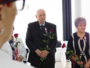 Złote Gody w gminie Skomlin. Medale od prezydenta RP odebrało dziś osiem par